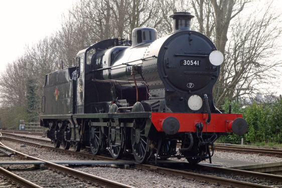 30541 at East Grinstead, 8 April 2015 (Brian Lacey)